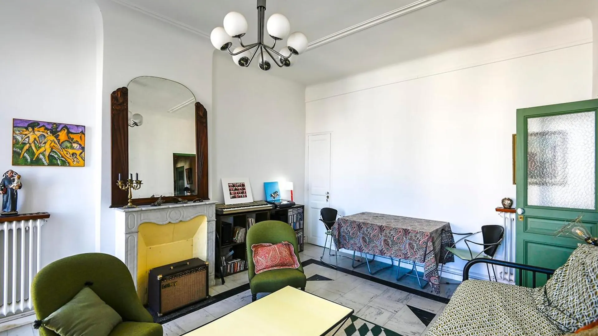 1-Bedroom Apartment Near Downtown Marseilles Frankrijk