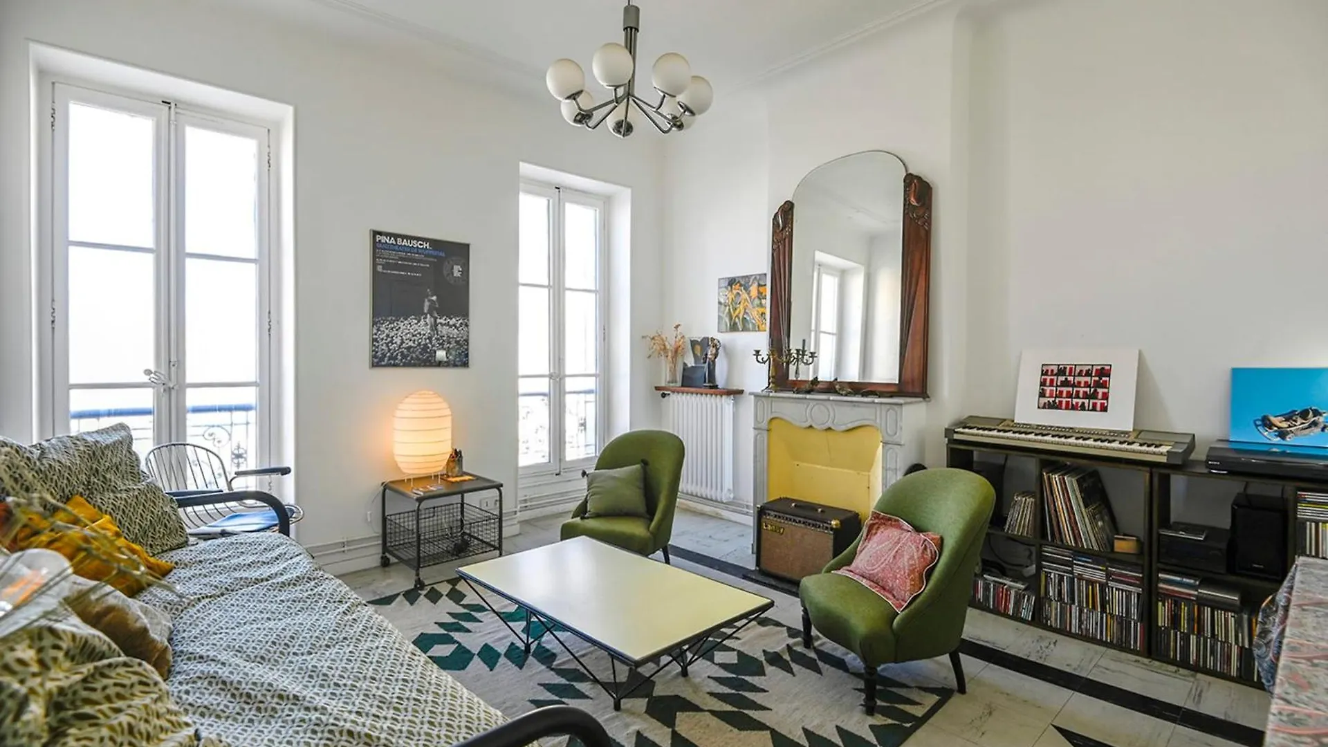 1-Bedroom Apartment Near Downtown Marseille