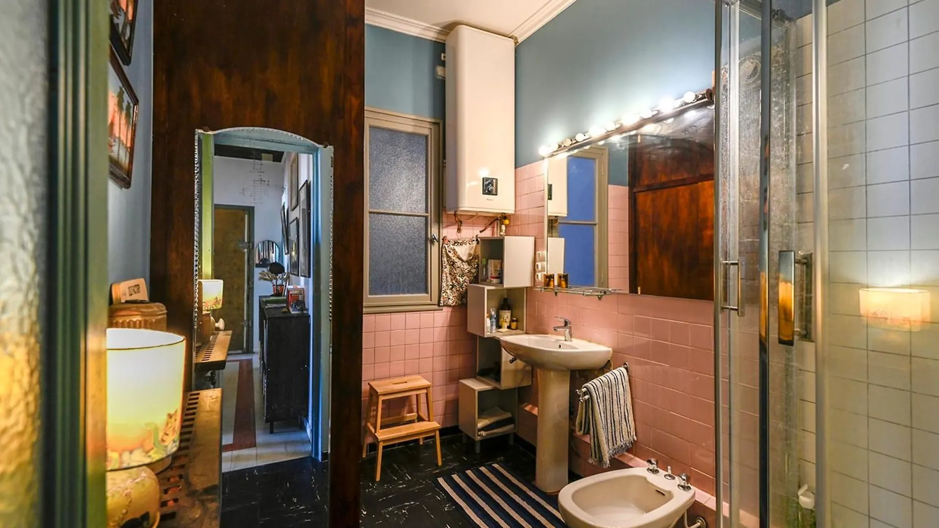 1-Bedroom Apartment Near Downtown Marseille
